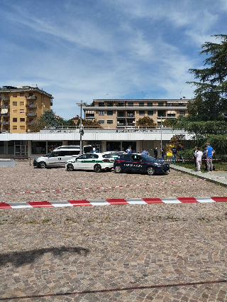 Ottantenne spara a un’anziana e si toglie la vita: morta anche la donna